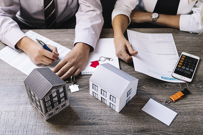 découvrez tout sur les frais d'achat immobilier en france. cette article vous guide à travers les différents coûts associés à l'acquisition d'un bien immobilier, y compris les frais de notaire, les taxes et les charges supplémentaires. préparez votre projet d'achat en toute sérénité avec nos conseils pratiques.