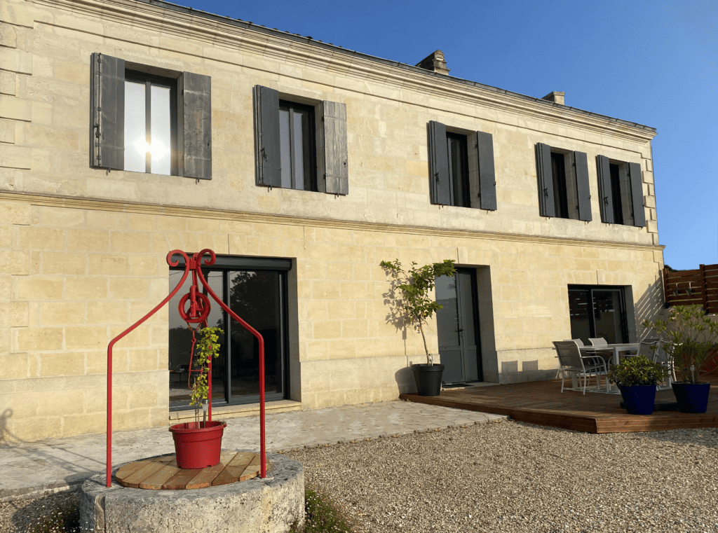 découvrez comment donner une nouvelle vie à votre maison ancienne grâce à nos conseils de rénovation. transformez le charme et le caractère de votre propriété tout en préservant son authenticité.
